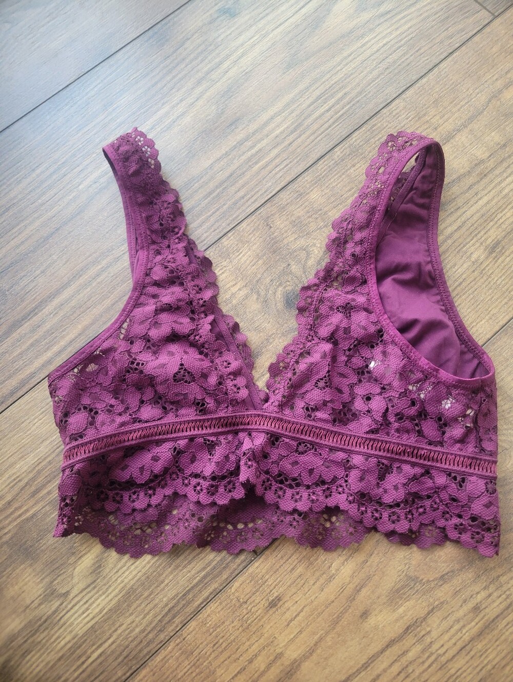 Victoria’s Secret Lace Elastic Plum Colored Bralette Size Medium